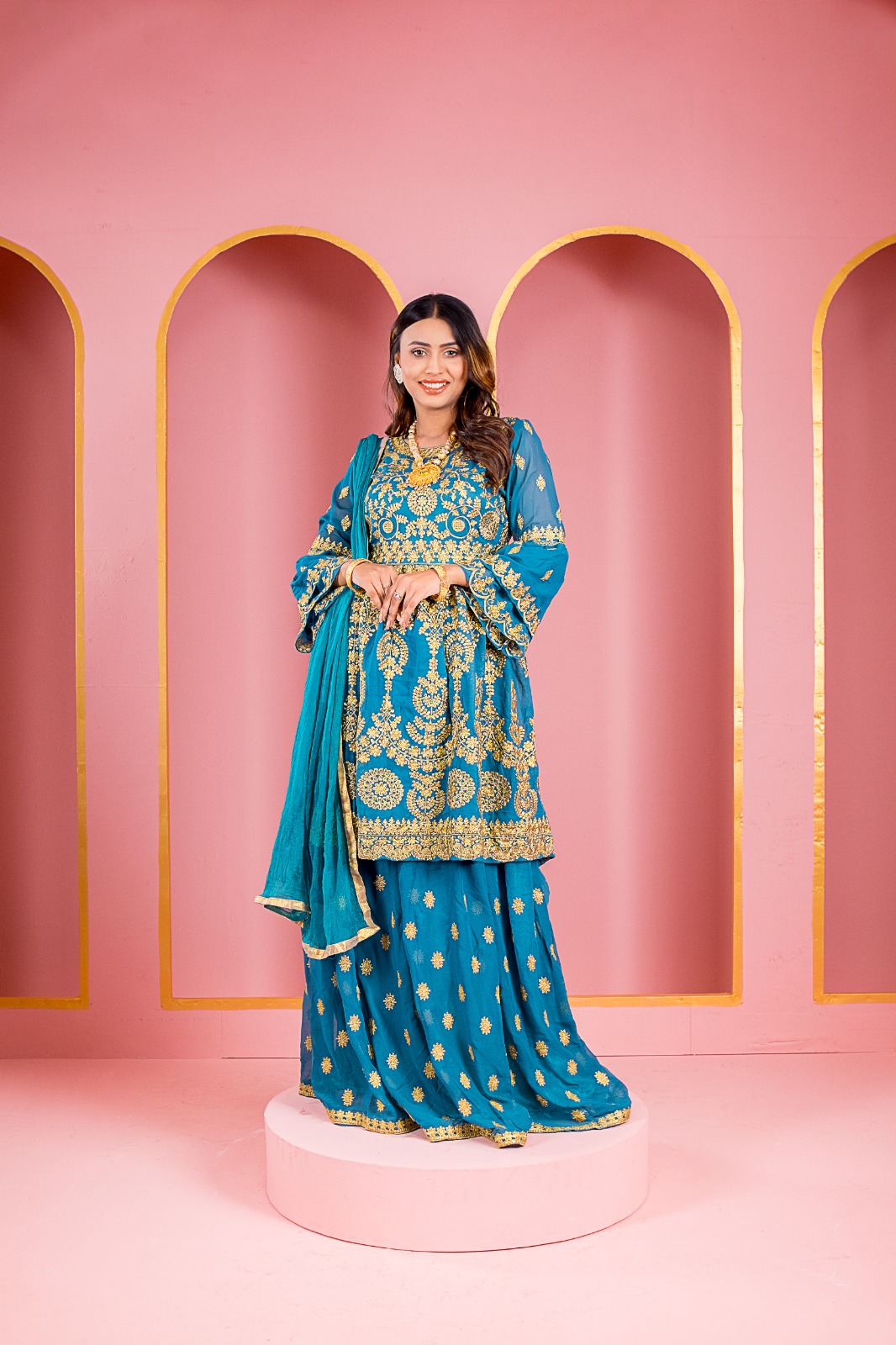 রেডিমেড জর্জেট এমব্রয়ডারি পার্টি ড্রেস - Image 3